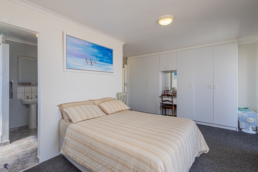 4 Bedroom Property for Sale in Paradise Beach Western Cape